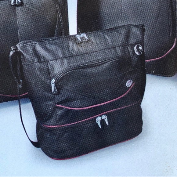 NEW AMERICAN TOURISTER City Commuter Tote 15” Overnight Bag Travel Black UNISEX